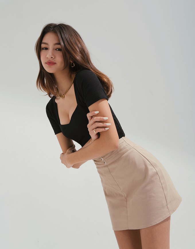 Sweetheart Neckline Minimalist Crop Top