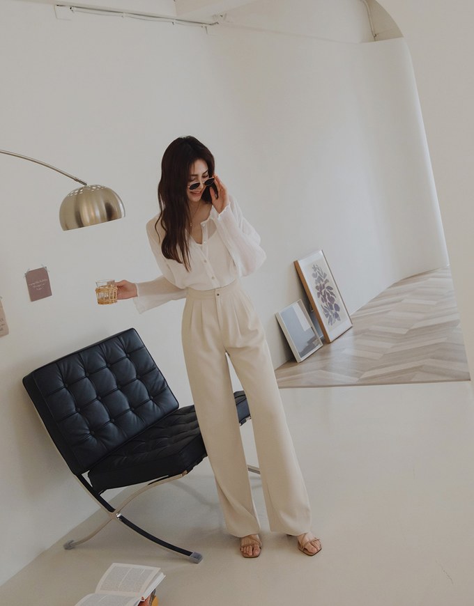 Sleek CEO Style Pleated Suit Wide Pants