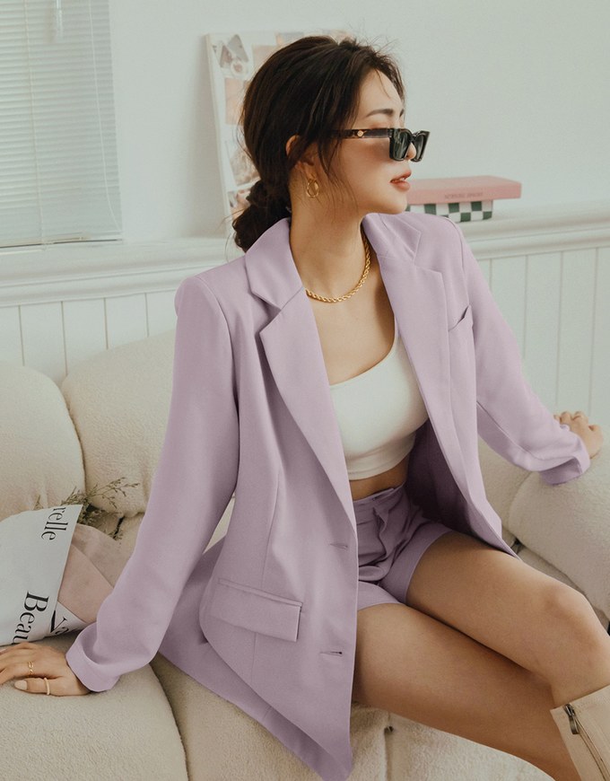 Vigorous Back-Slit Suit Blazer(With Detachable Shoulder Pads)