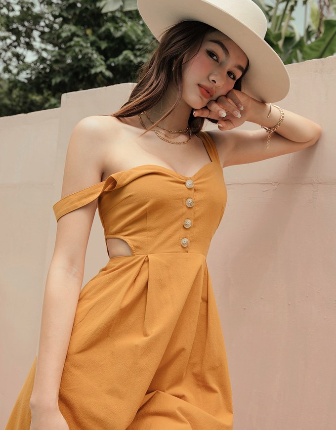 Sweetheart Neckline Side-Hollow Maxi Dress