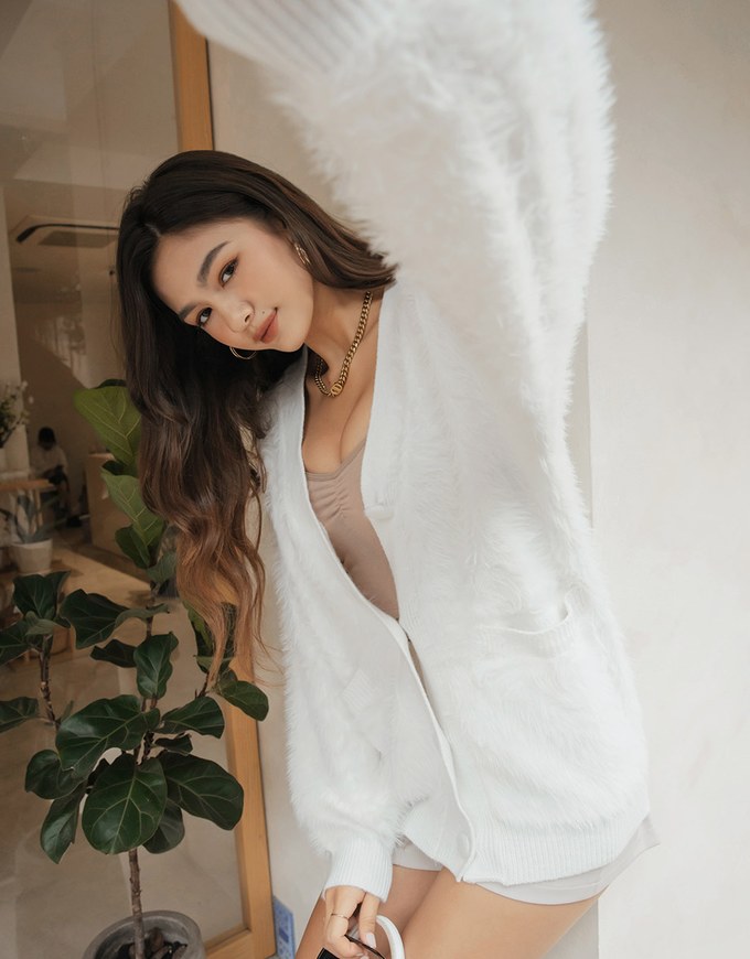 Button-Breasted Oversized Knit Jacket