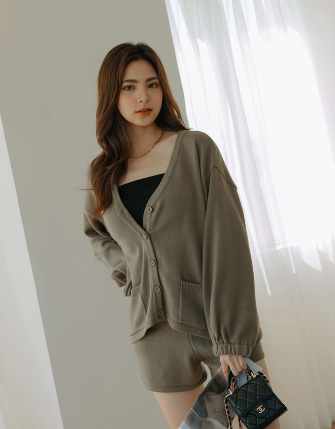 Laidback V Neck Loose Knit Short Set