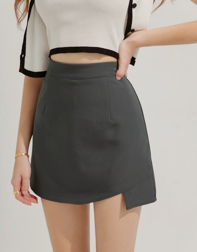 Plain Minimalist Irregular Skirt
