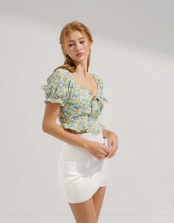 Puff-Sleeve Floral Cropped Top