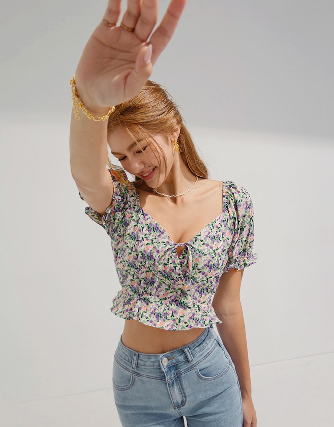 Puff-Sleeve Floral Cropped Top