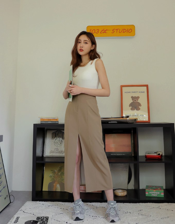 High Natural Waistline Maxi Skirt