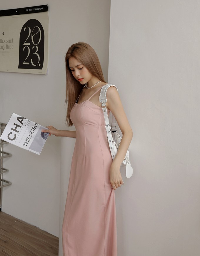 Seamline Thin Strap Slit Maxi Dress (With Padding)