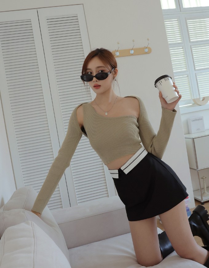 Two Piece One Shoulder Knitted Top