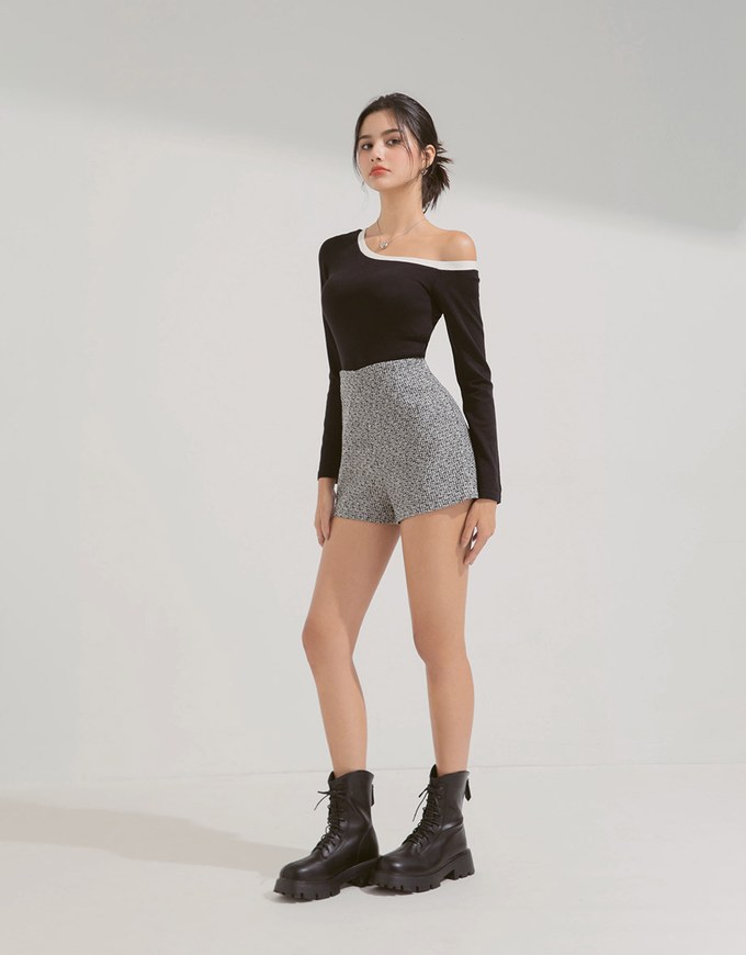 Textured Woolen Elastic Shorts
