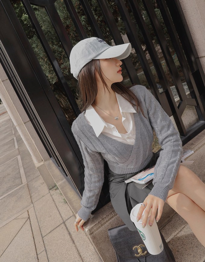 Intellectual Cross V-Neck Knitted Top