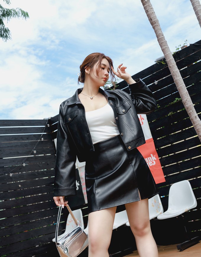 Sexy Slit Leather Mini Skirt