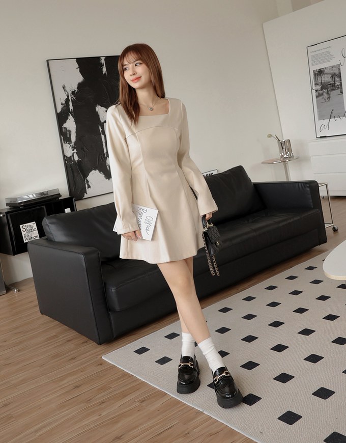 Elegant Square Neck Umbrella Hem Short Dress