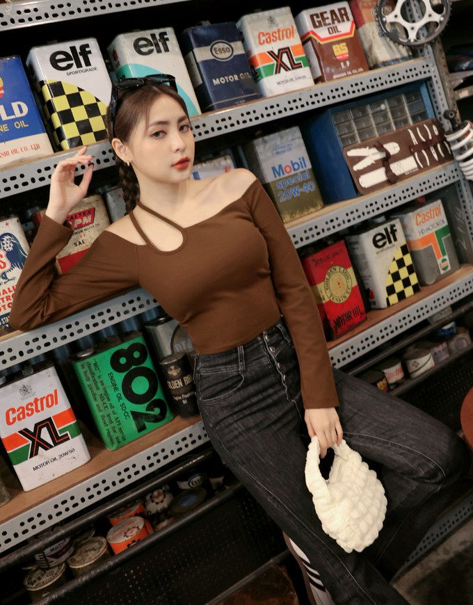 Double Line Hollow Knitted Top (With Padding)