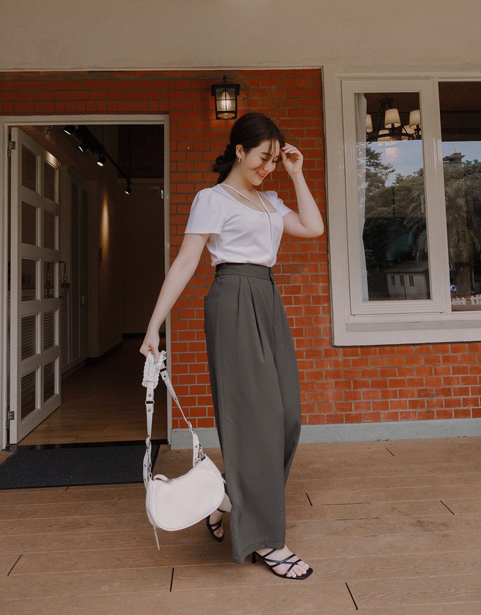 Sleek Hidden Placket Pleated High Waisted Wide Pants Culottes