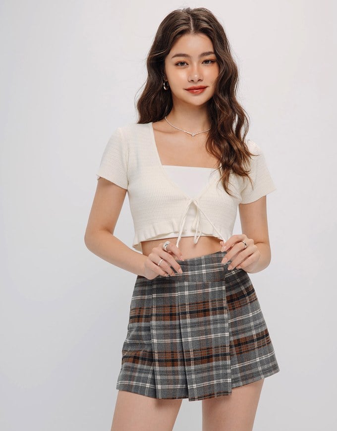 Ribbed Tie Front Cropped Knit Top