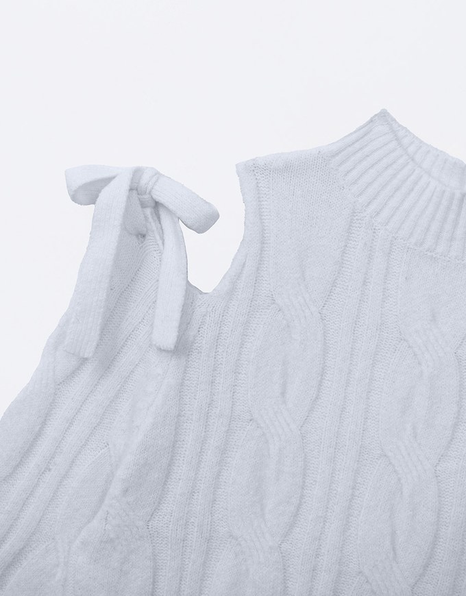 【HEYMAN Design】Turtleneck Cold Shoulder Knot Detail Cable Knit Sweater