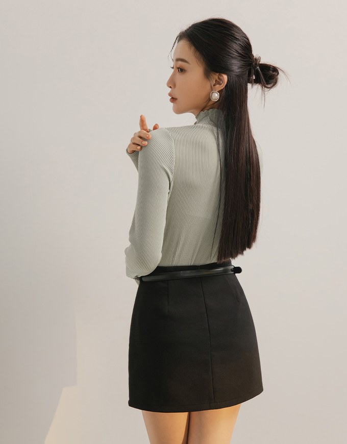 Turtleneck Ribbed Knit Long Sleeve Top With Ruffle Collar