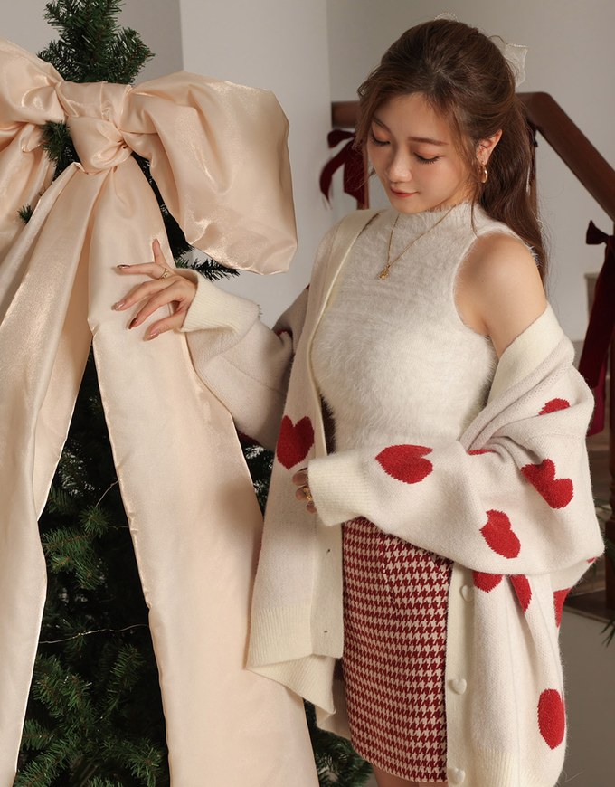 【HEYMAN Design】Heart Embroidered Knit Cardigan