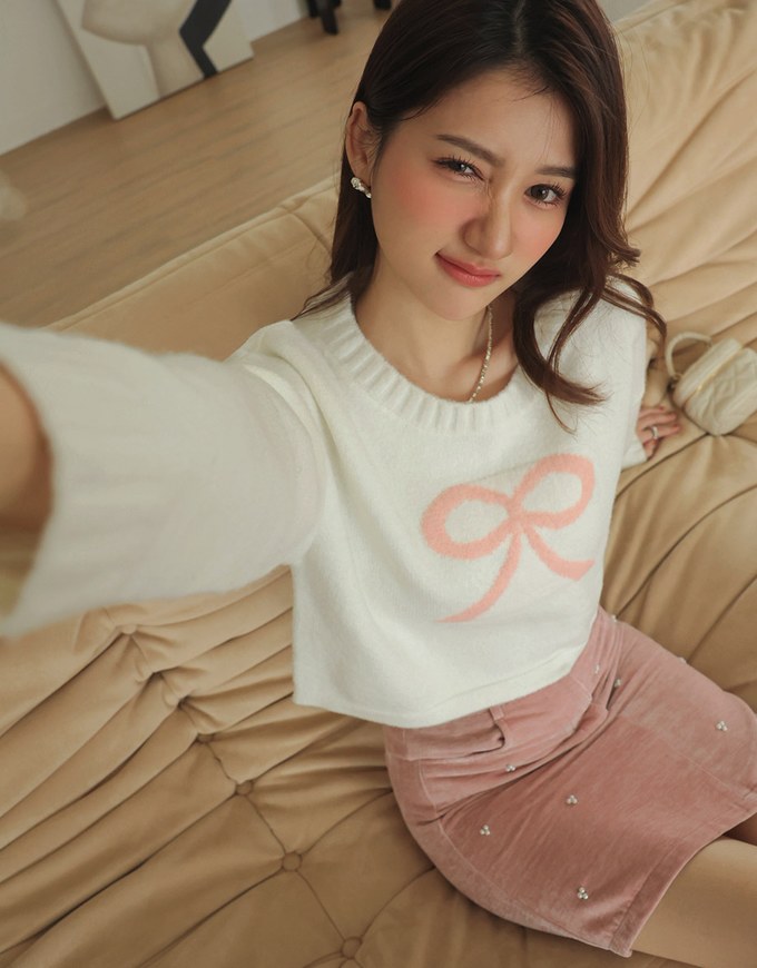 Long Sleeve Bow Pattern Crop Knit Top