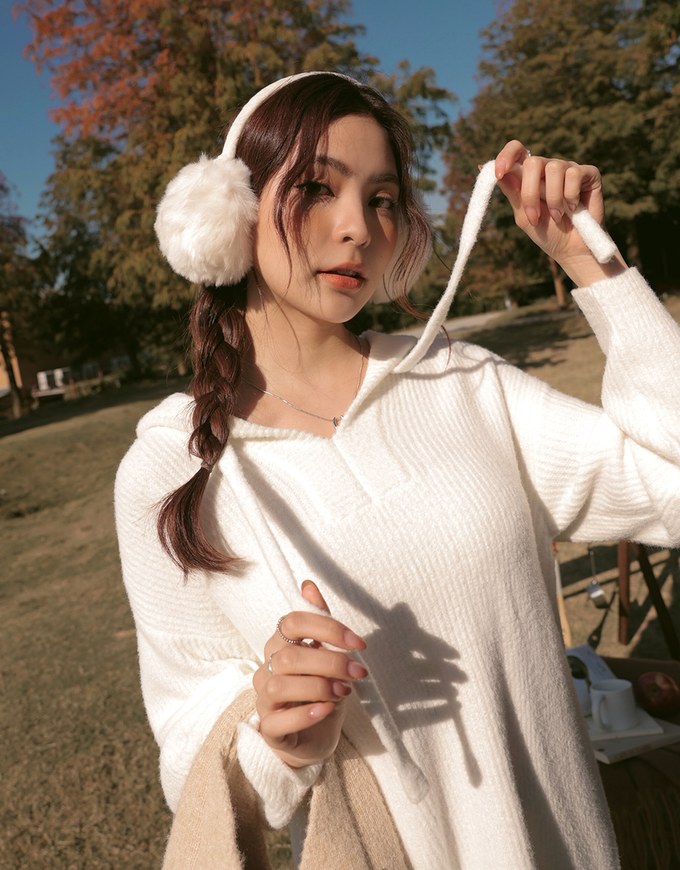 Long Sleeve Oversized Hooded Knitted Sweater