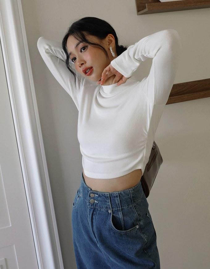 Half Turtleneck Curved Hem Crop Top