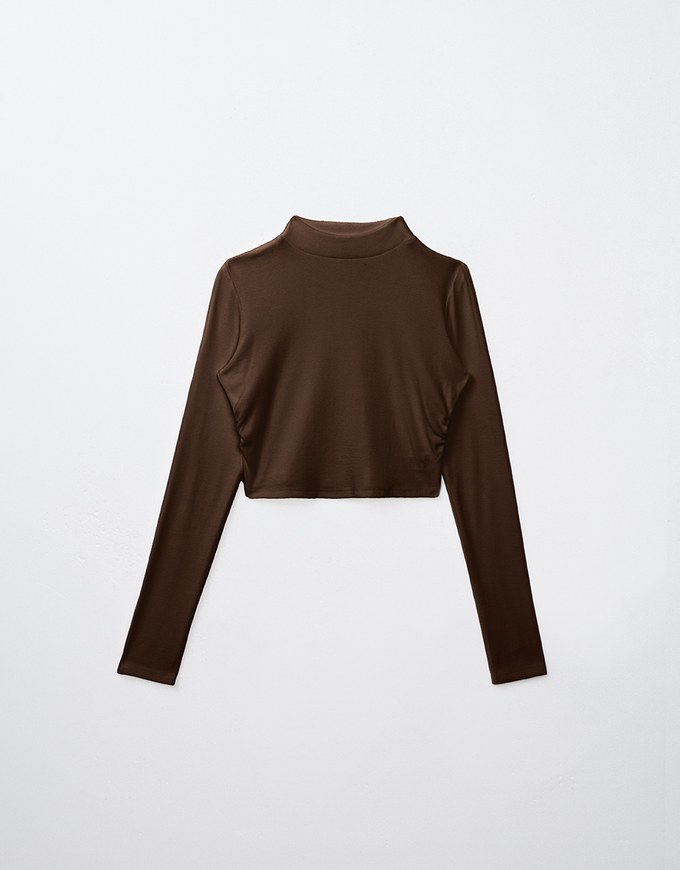 Half Turtleneck Curved Hem Crop Top