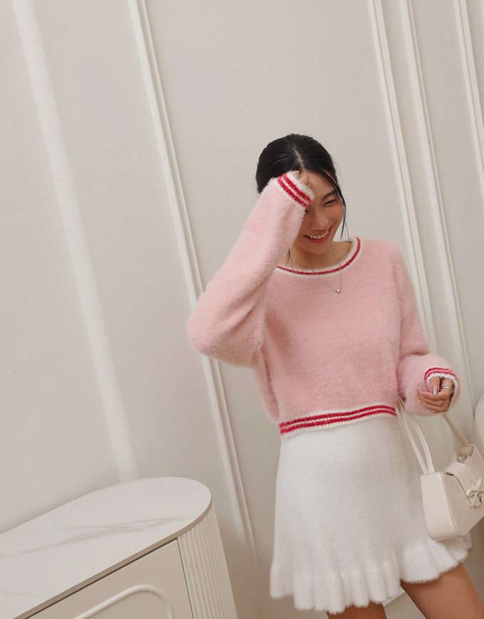 Long Sleeve Mohair Edge Trimmed Cropped Sweater