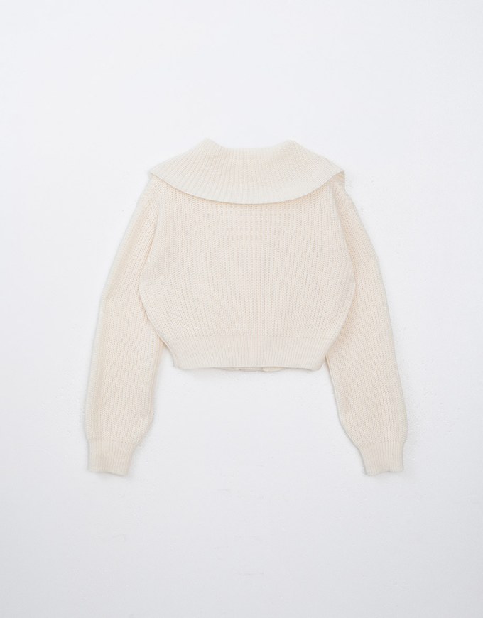 Horn Button Sailor Collar Knit Top