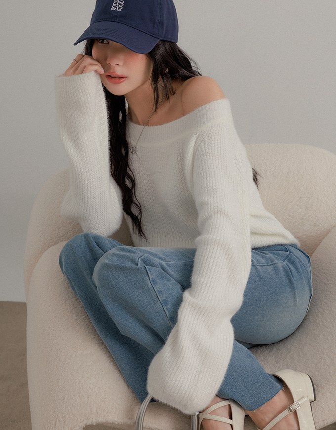 Asymmetric Shoulder Basic Knitted Top