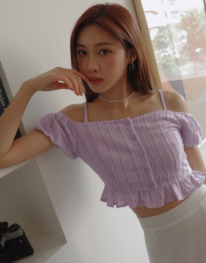 Cut Out Shoulder Puff Sleeve Ruffled Top