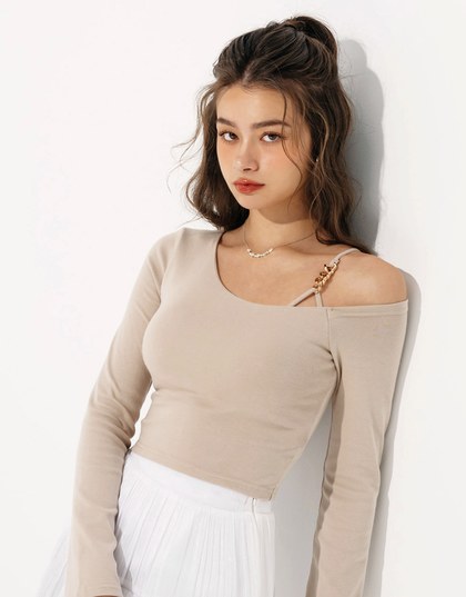 Asymmetric Padded Top With Gold Chain Design