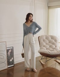 Light Buttoned Knitted Top