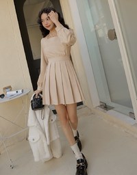 Sweet Square Neck Pleated Mini Dress