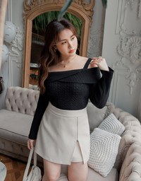 Cut Out Shoulder Cable Knit Top