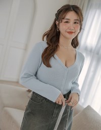 Basic Long Sleeve Button Up Knit Top