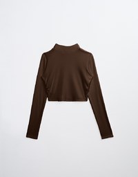 Half Turtleneck Curved Hem Crop Top