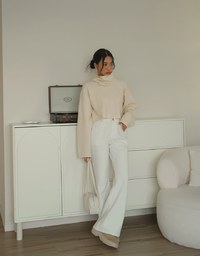 Long Sleeve Soft Knit Top (with Neck Scaft)