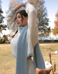 Fluffy Colorblock Knitted Top with Scarf