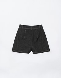 Stitch A Line Shorts With Pockets Details