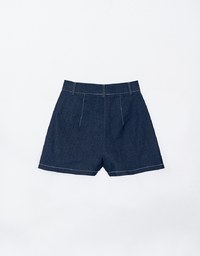 Stitch A Line Shorts With Pockets Details