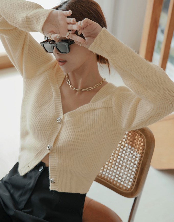 V Neck Buttoned Wool Knit Top - AIR SPACE
