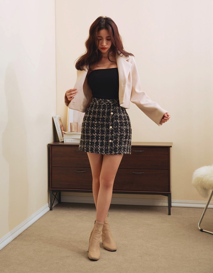 Classic Tweed Pearl-Button A-Line Skort