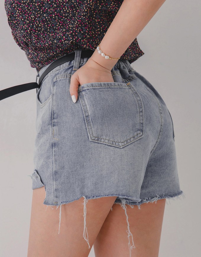 Casual Frayed Shorts (With Belt)