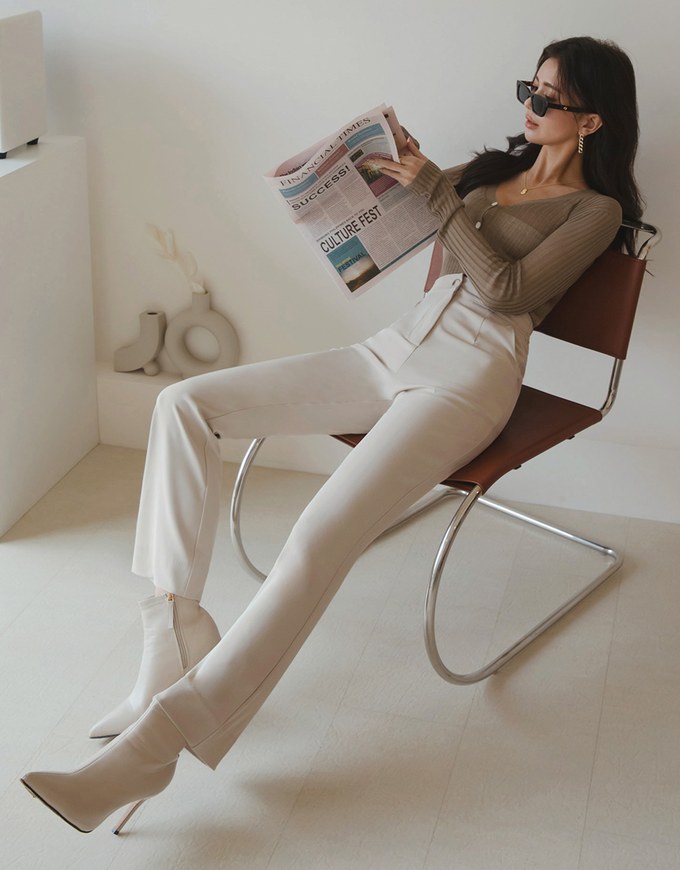 Sleek CEO Style Slimming Boot-Cut Suit Pants