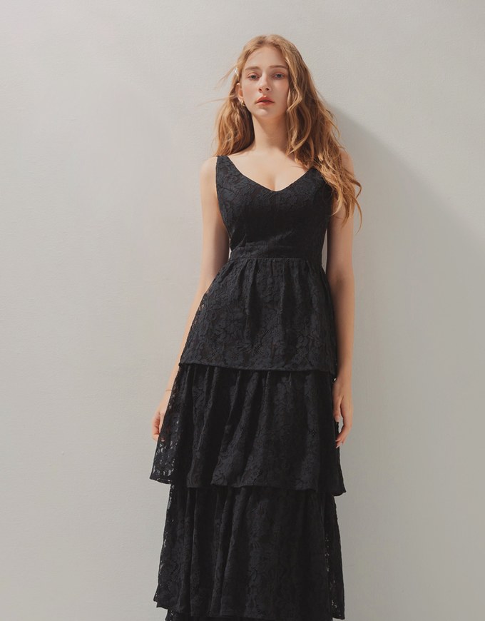 Delicate Lace Tiered Gown (With Sewn-In Paddings)