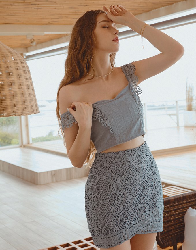 Venetian Lace Overlapping Skirt