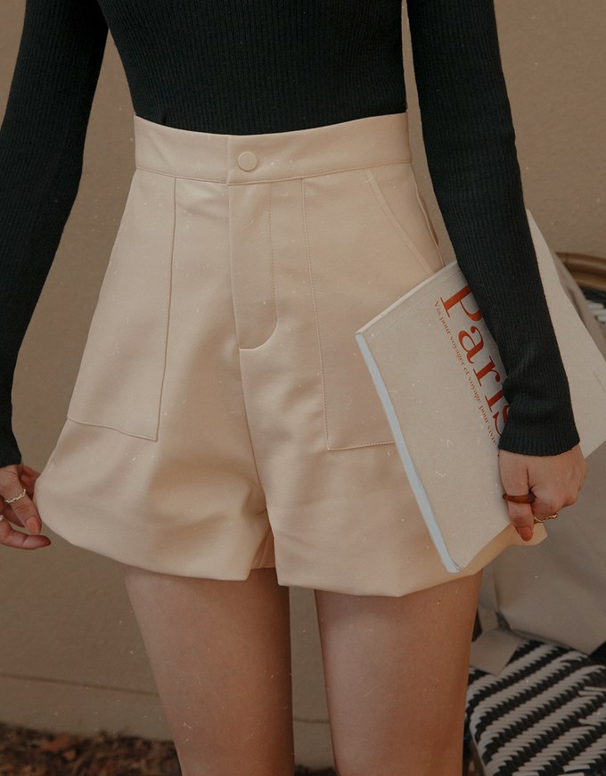 Modern Chic Pocket-Cut Leather Short