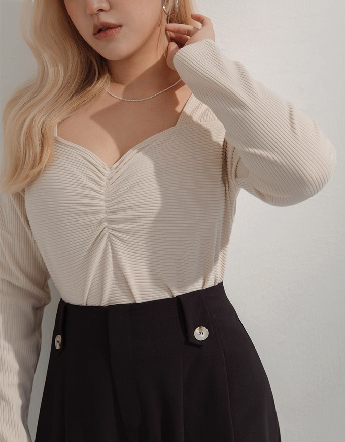 Minimalist Staple Sweetheart Ruched Ribbed Top
