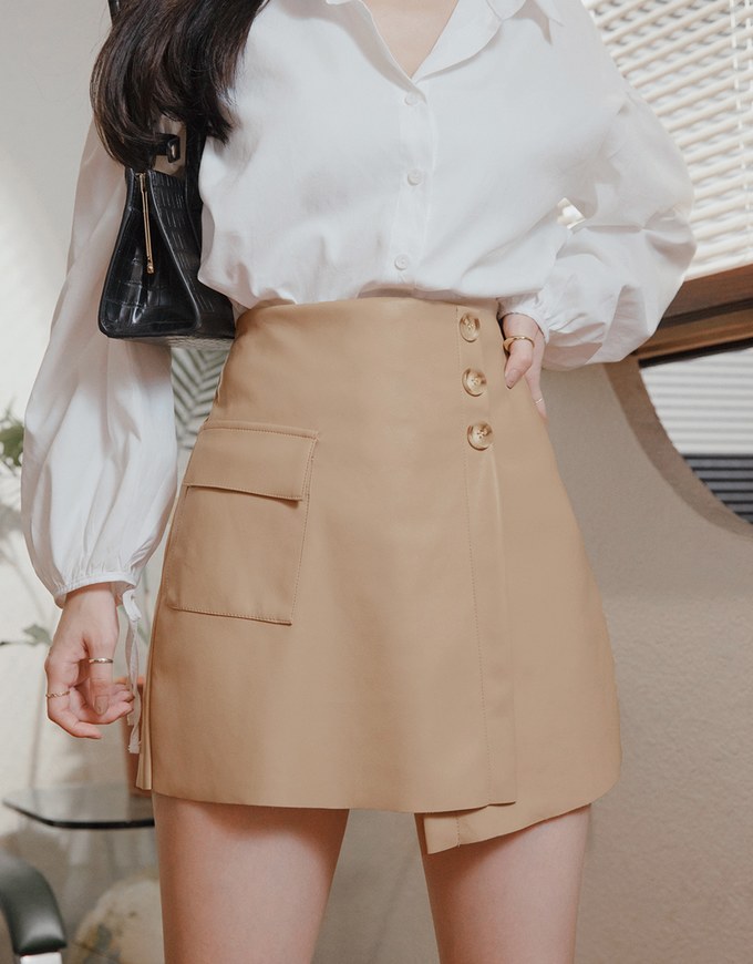 Edgy Chic Asymmetrical Button Faux Leather Skorts