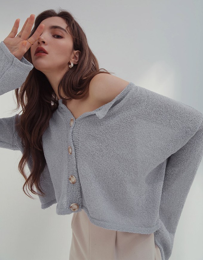 Minimalist Sheer Buttoned Knit Top